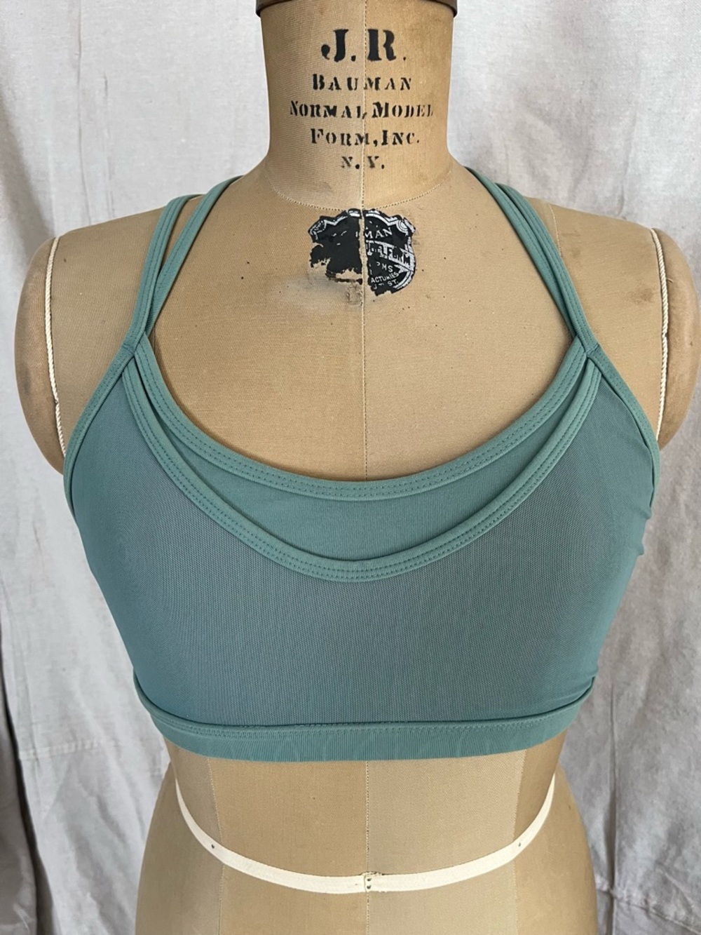 Glyder Women’s Double Spaghetti Strap Sports Bra with Mesh Back Size Medium